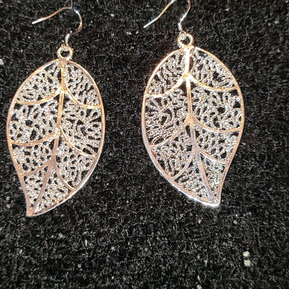 Earrings - Picture 3 of 5
